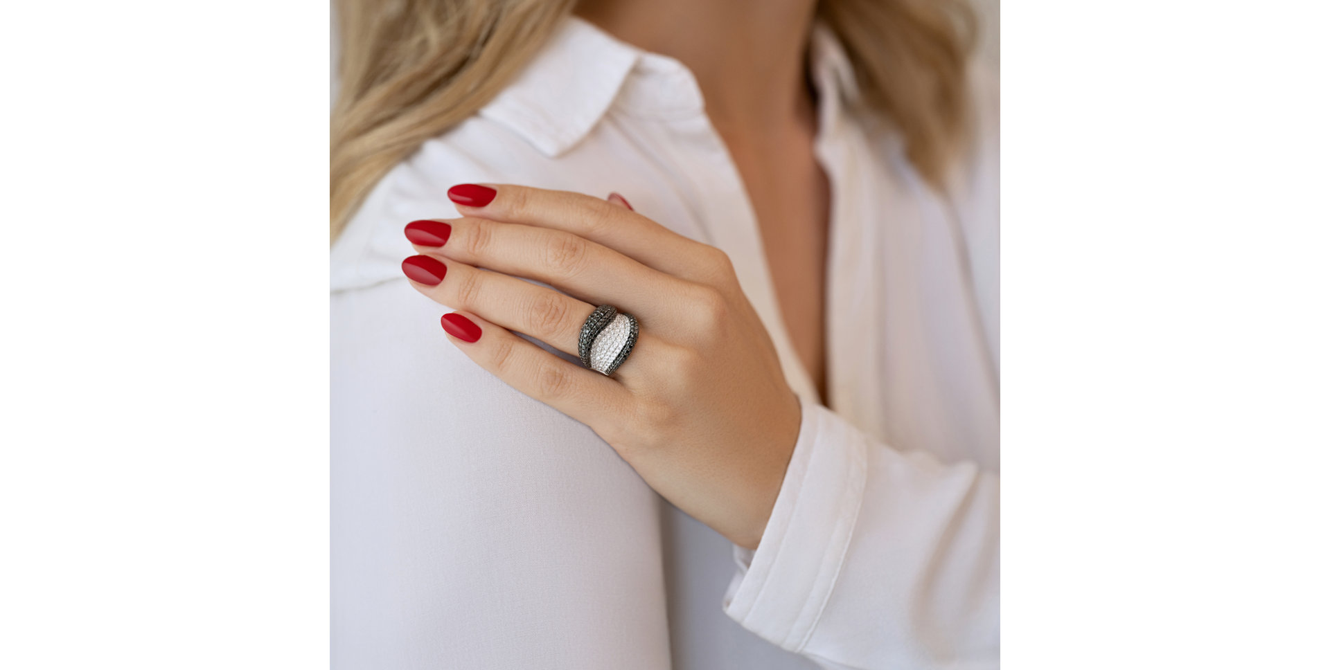 Prsteň s čiernymi a bielymi diamantmi Ocean Storm