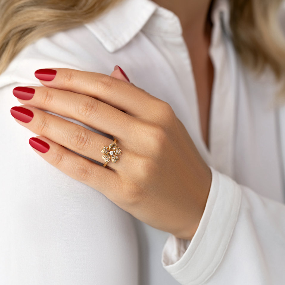 Prsteň s bielymi a hnedými diamantmi Fabulous Treasure