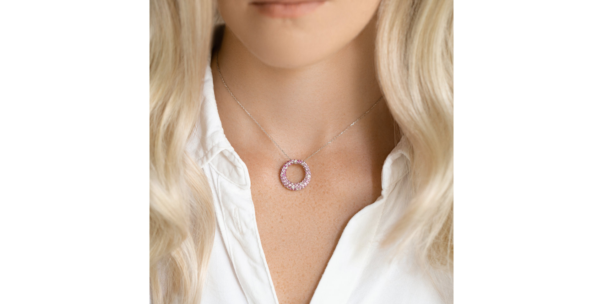 Přívěsok s diamantmi a zafírmi Circle of Surprise