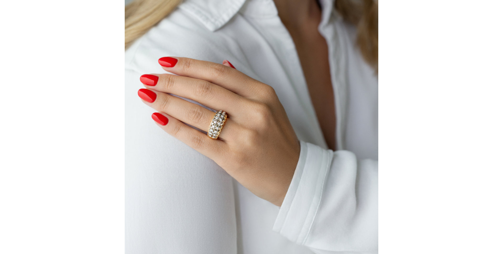 Prsteň s bielymi a hnedými diamantmi Posh Haeven