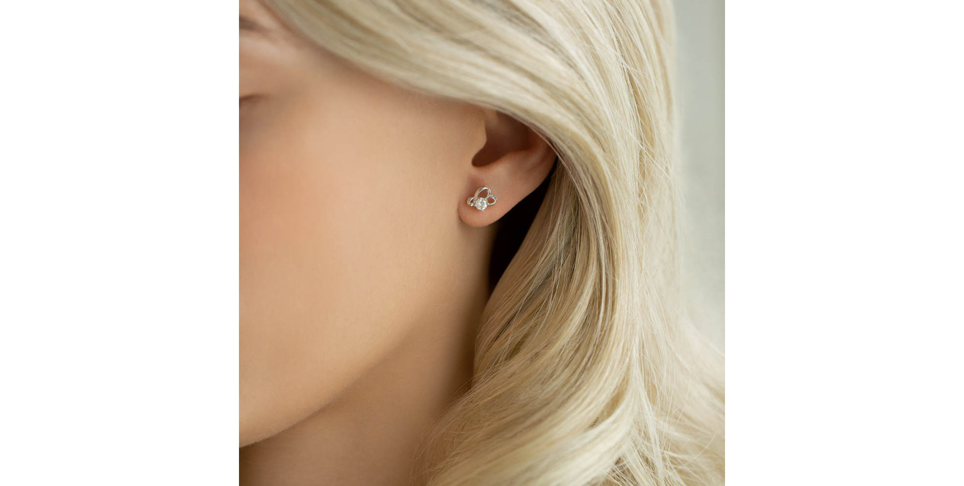 Náušnice s diamantom Twisted Night