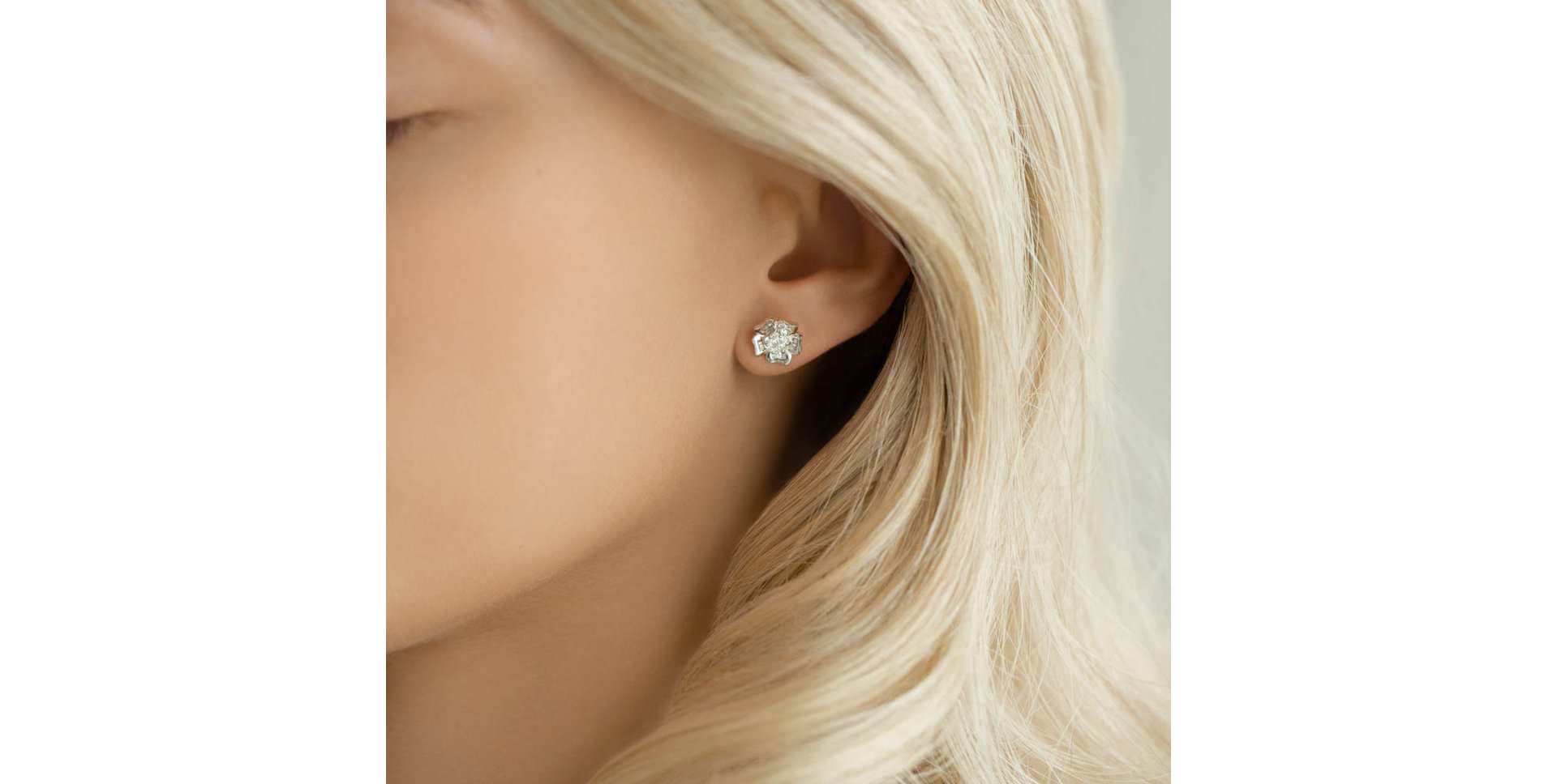 Náušnice s diamantmi Shiny Rose Flowers