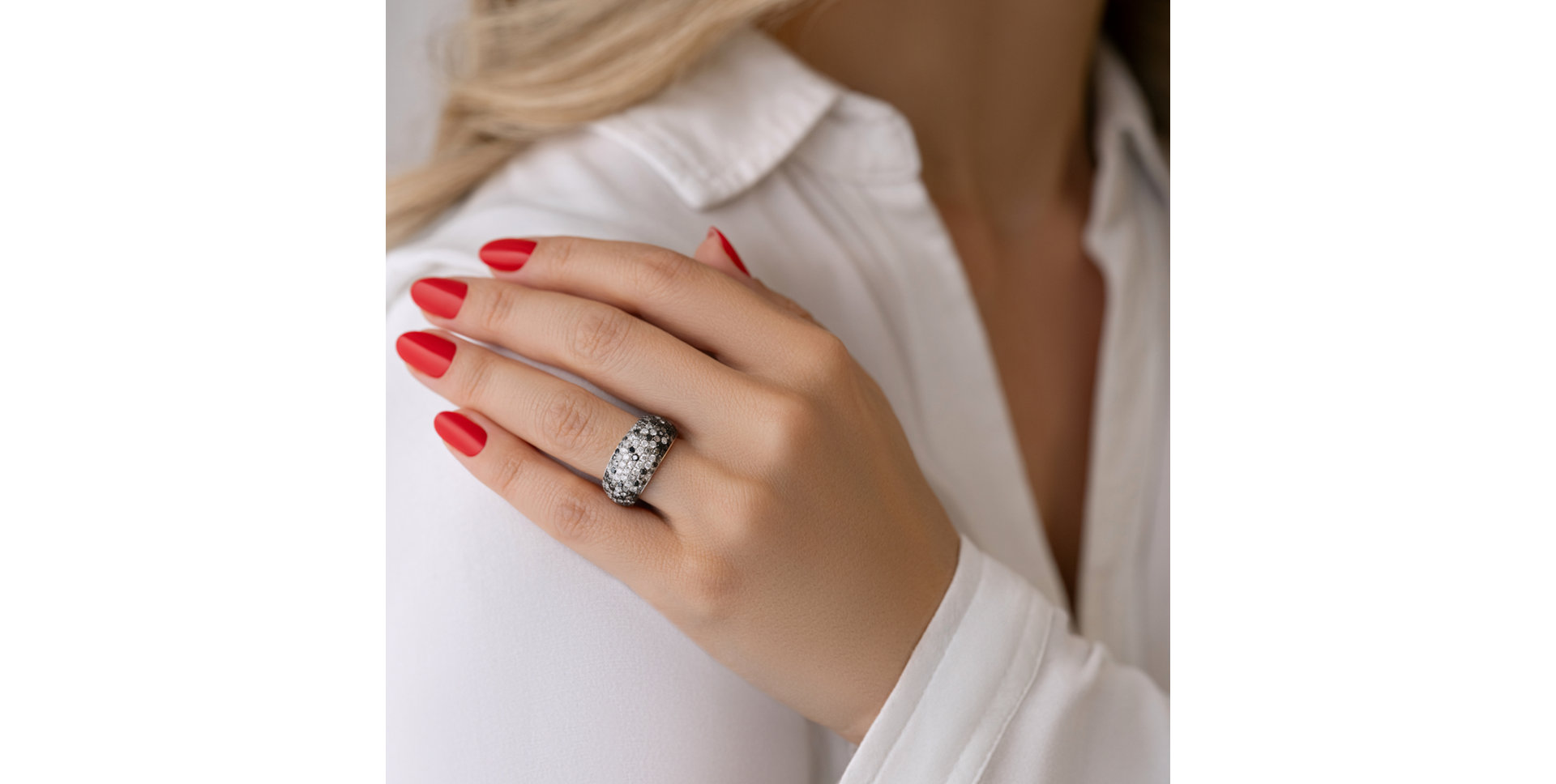 Prsteň s čiernymi a bielymi diamantmi Marwan