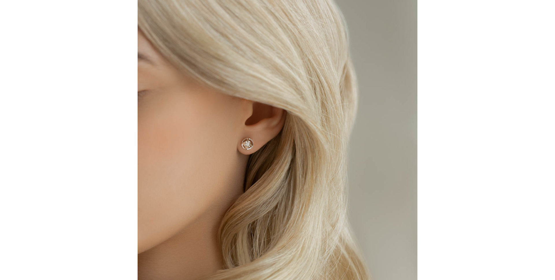 Náušnice s diamantom Winning Cup