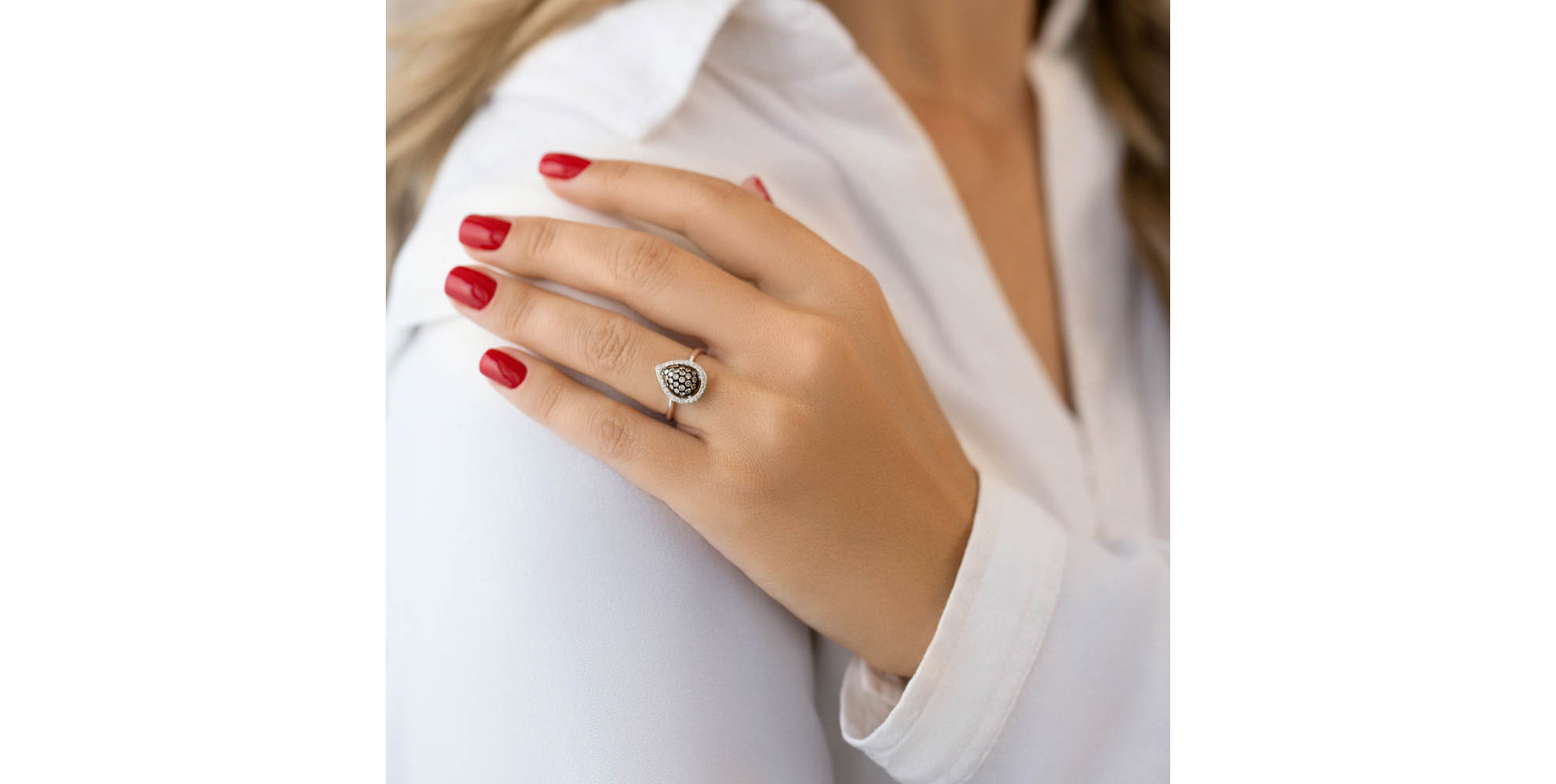 Prsteň s čiernymi a bielymi diamantmi Divine Brilliance