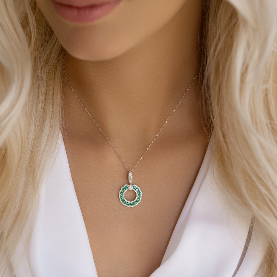 Prívesok s diamantmi a smaragdom Halo of Frost