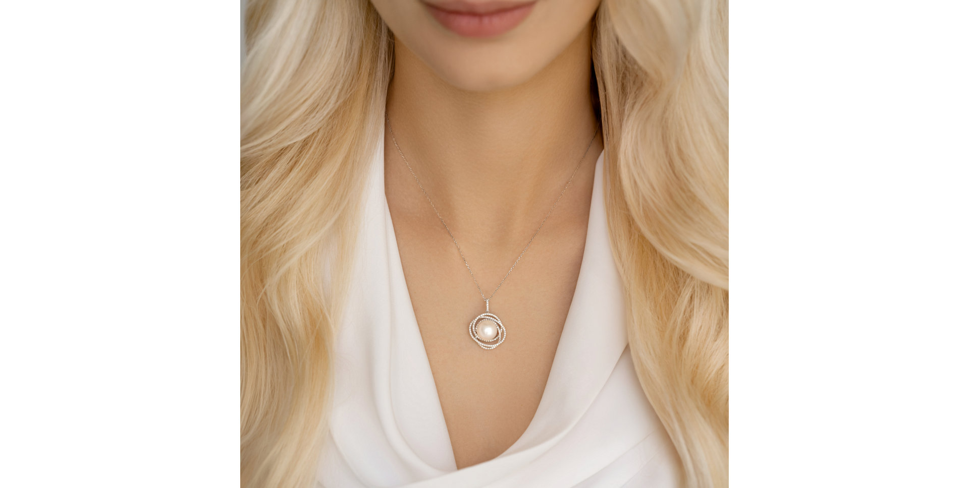 Přívěsok s perlou a diamantmi Galaxy of the Seas