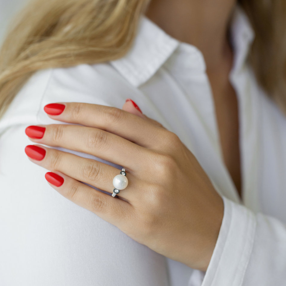 Prsteň s čiernymi a bielymi diamantmi a perlou Underwater Discovery