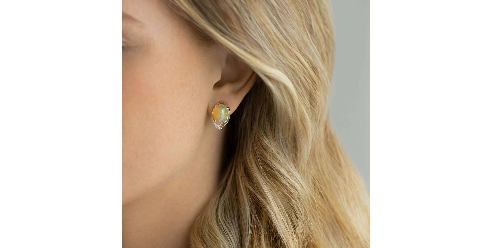 Náušnice s opálom s diamantmi Majestic Whisper
