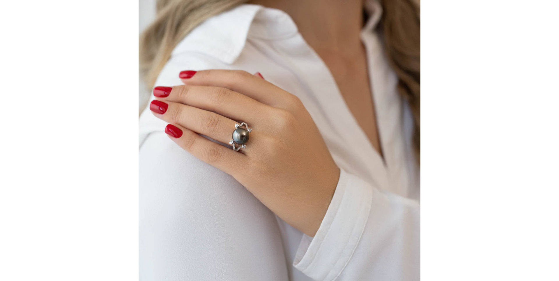 Prsteň s perlou a diamantmi Black Treasure