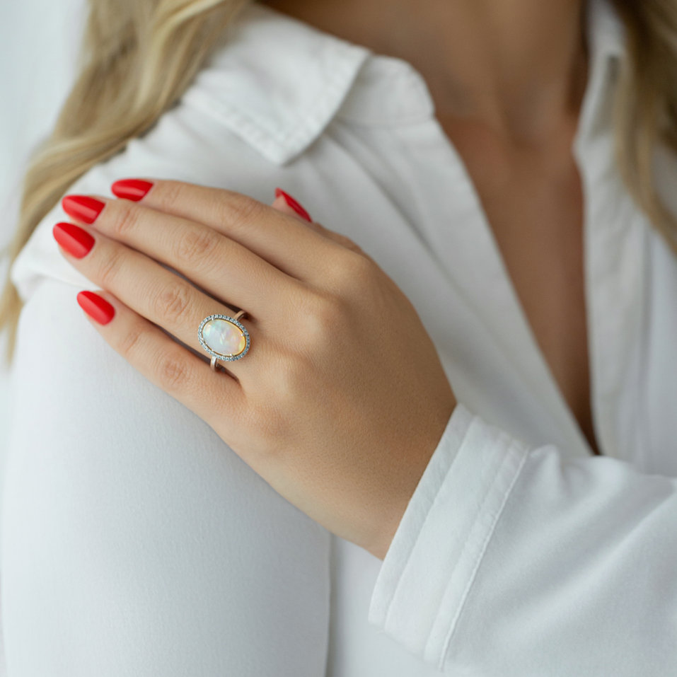 Prsteň s diamantmi, opálom a zafírmi Opal Elegance