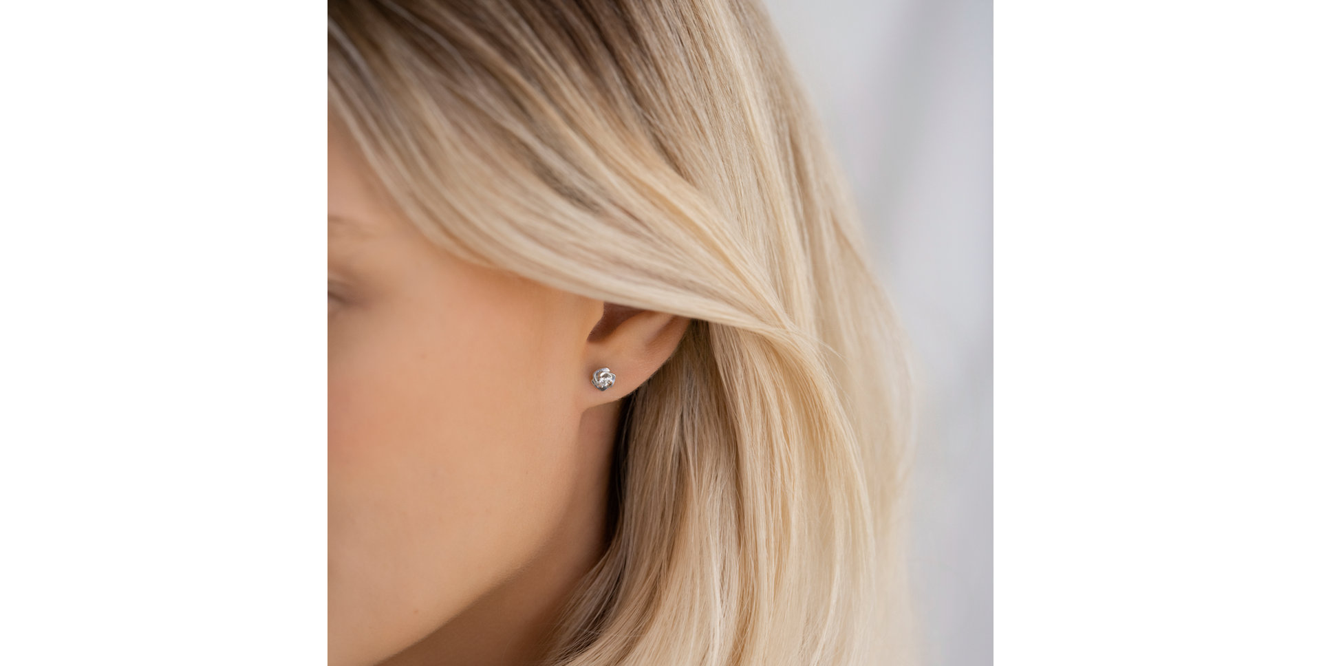 Náušnice s diamantom Sweet Poem