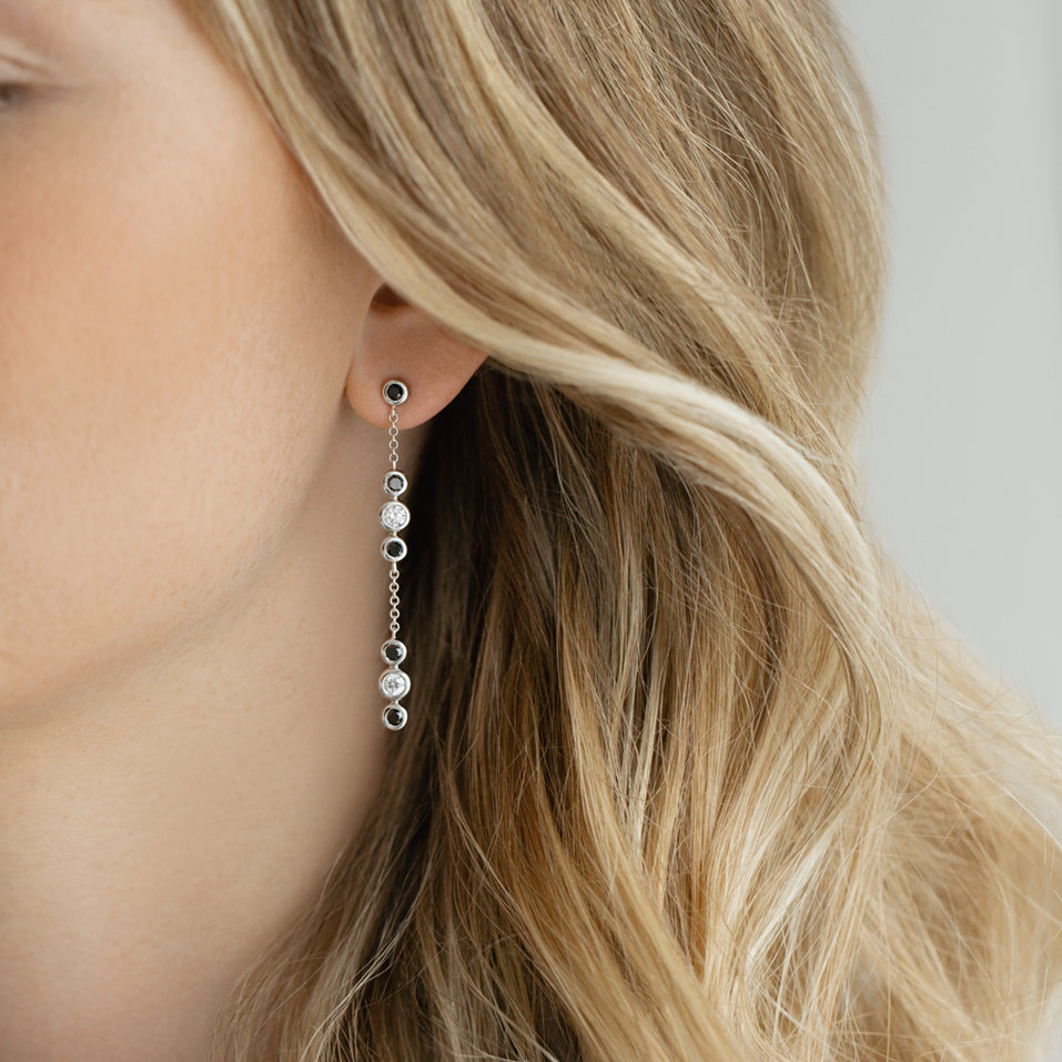 Náušnice s čiernymi a bielymi diamantmi Miracle Waterfall