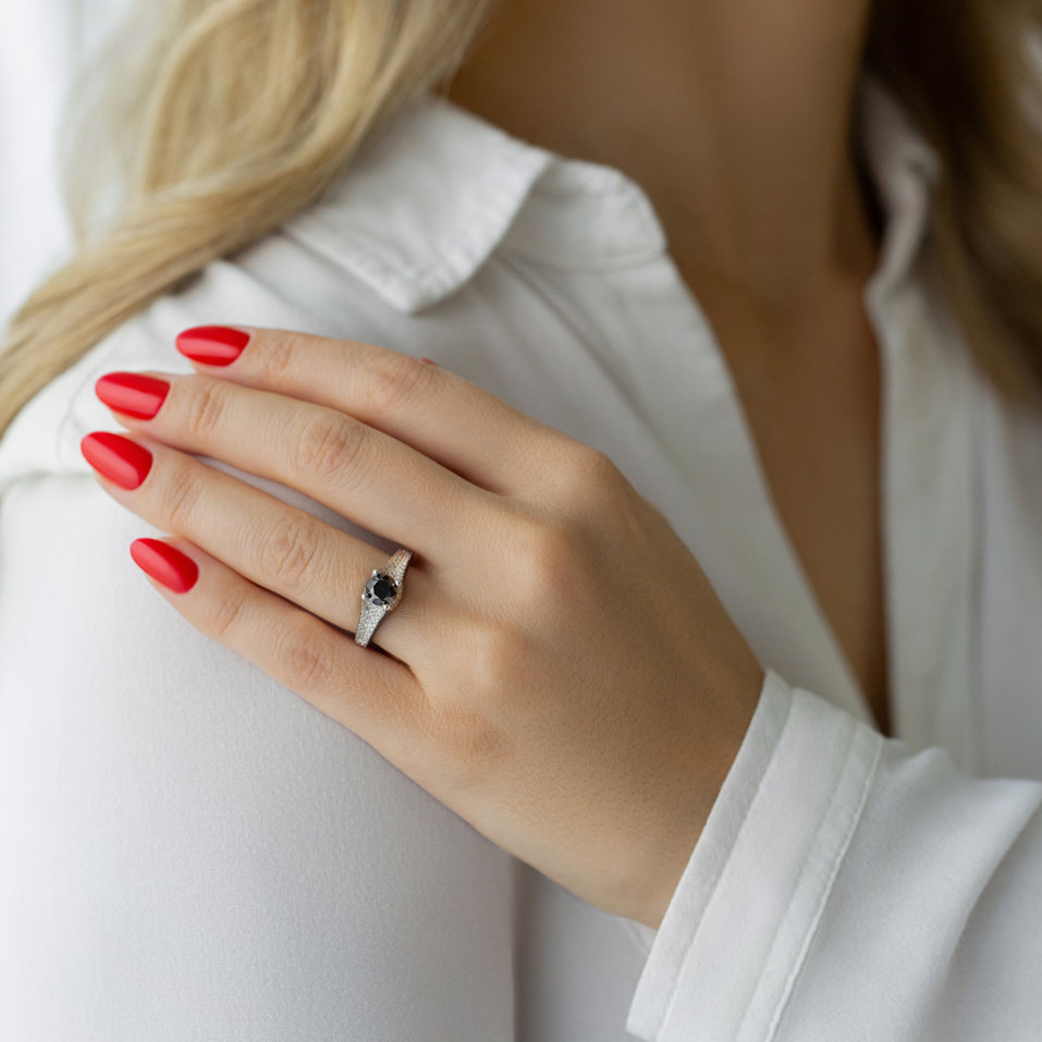 Prsteň s čiernymi a bielymi diamantmi Broadway Miracle