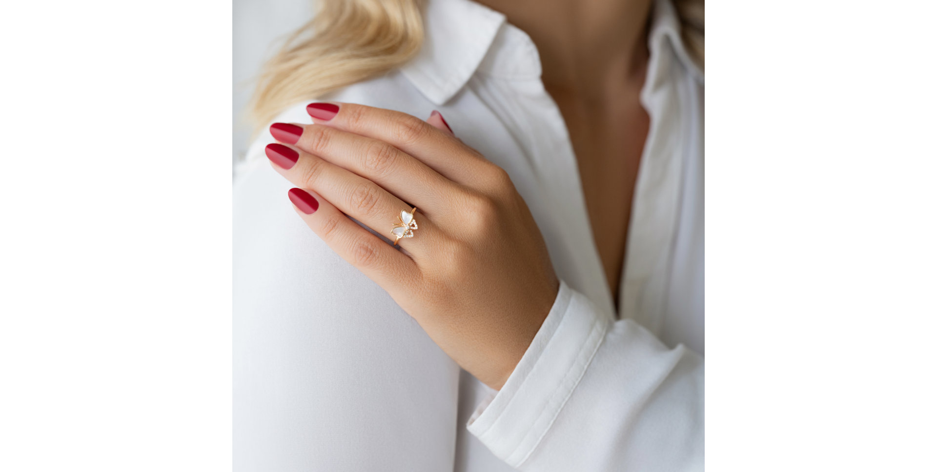 Prsteň s diamantom a perleťou Dancer of the Wind