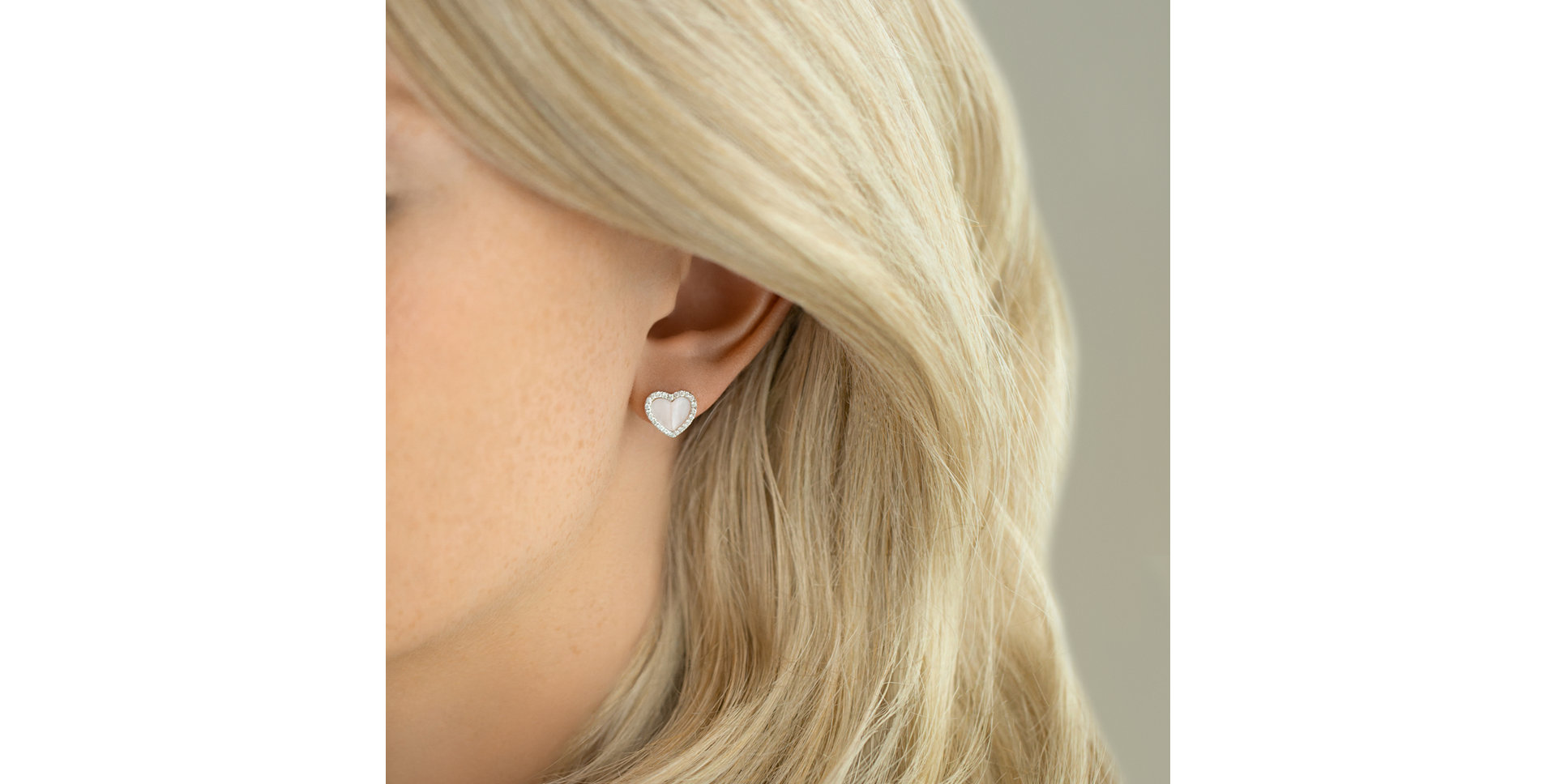 Náušnice s perleťou a diamantmi Cupid Galaxy