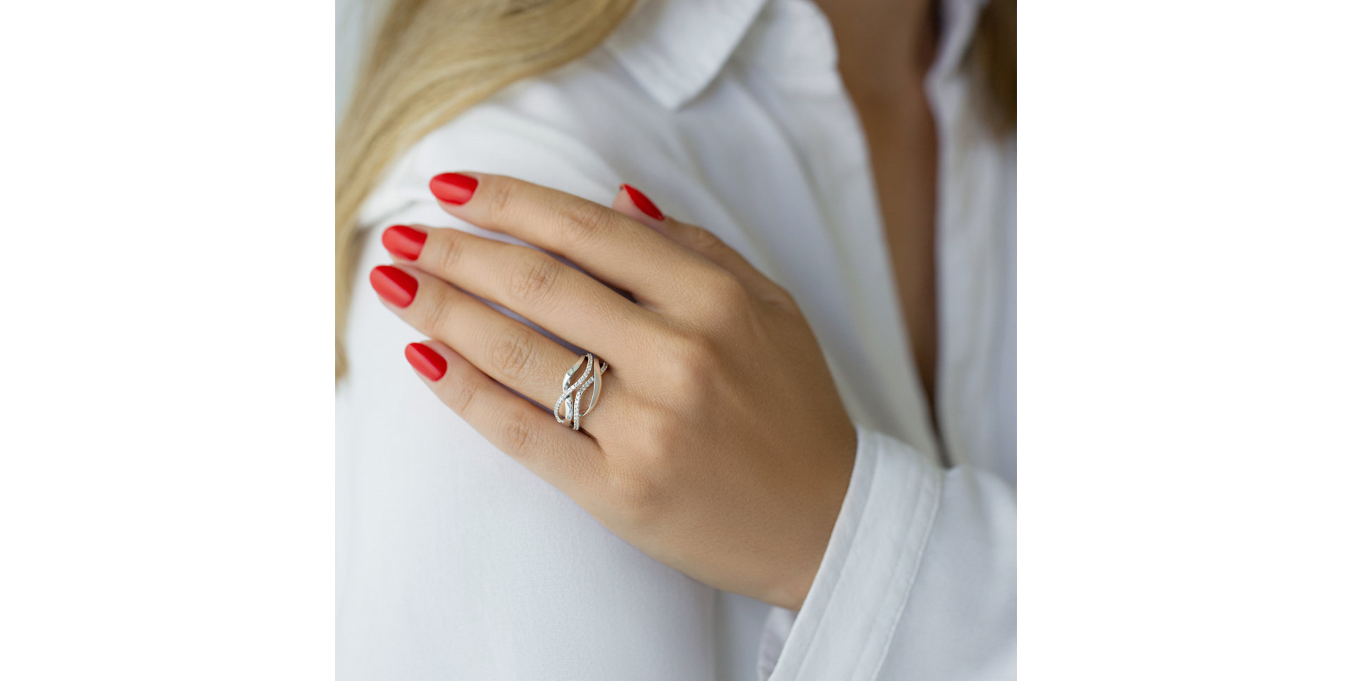 Prsteň s diamantmi Noble Temptation