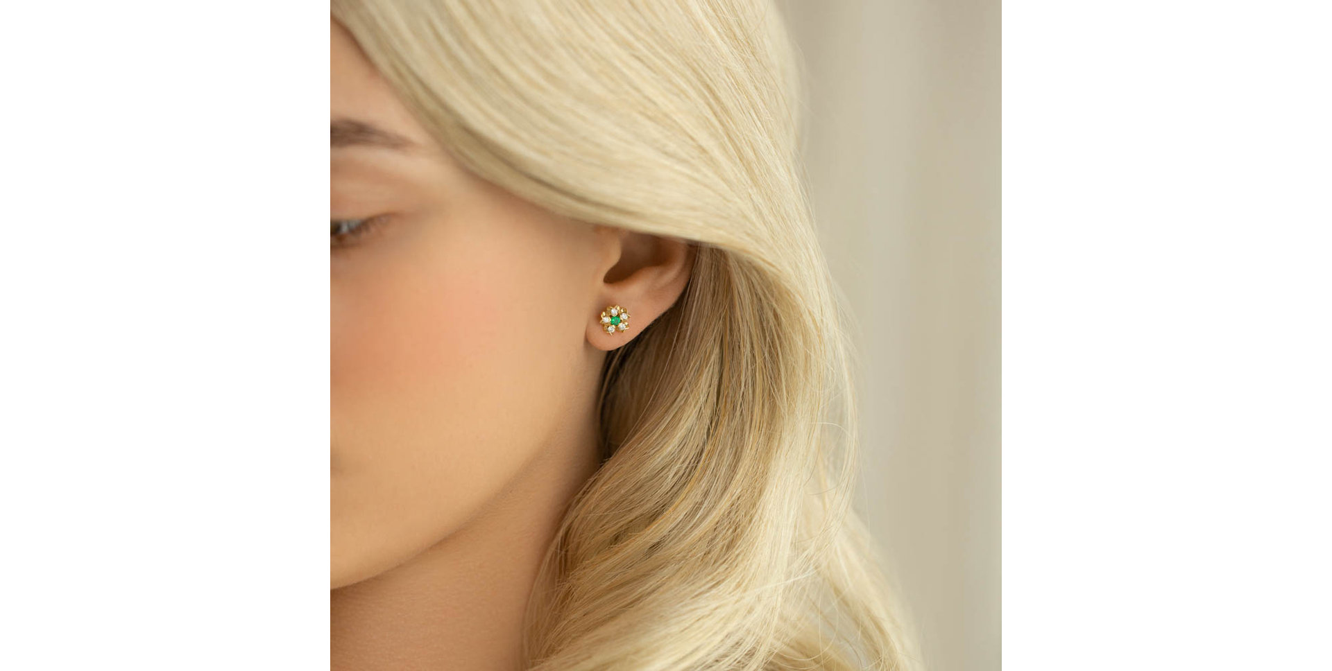 Náušnice s rubínom a čiernymi diamantmi Asters