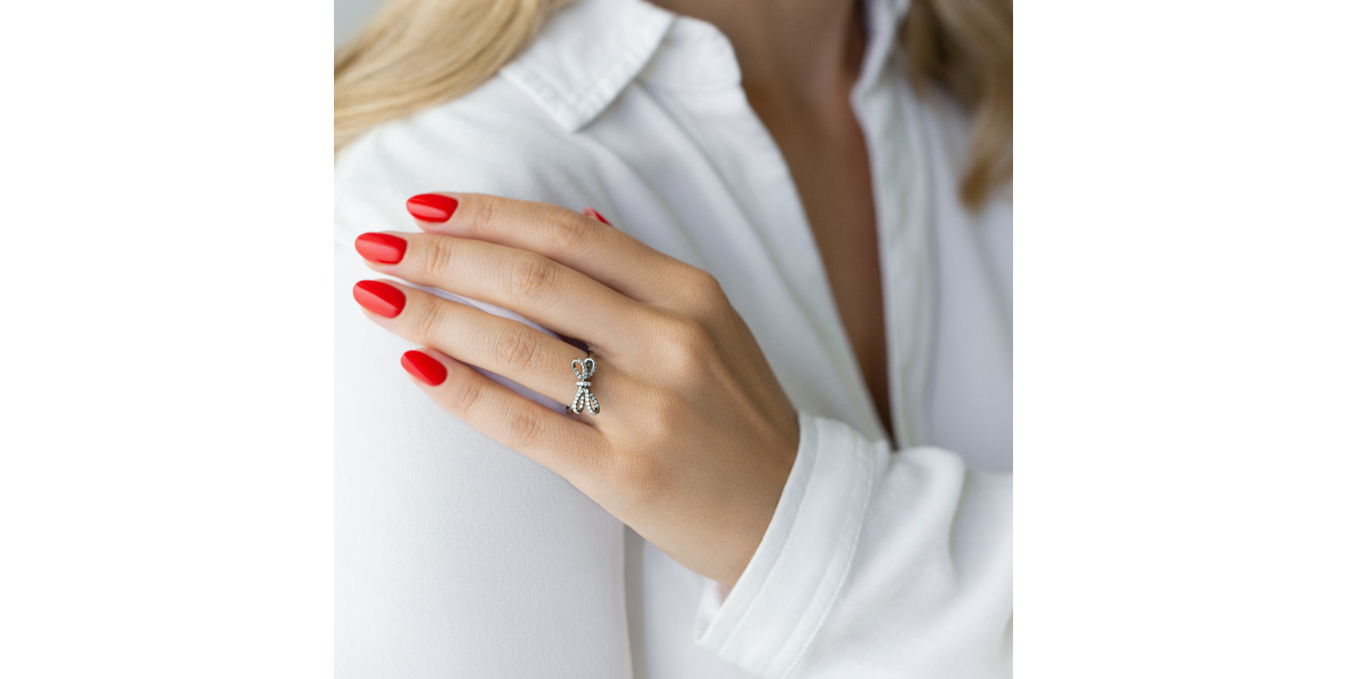 Prsteň s diamantmi Galaxy Ribbon