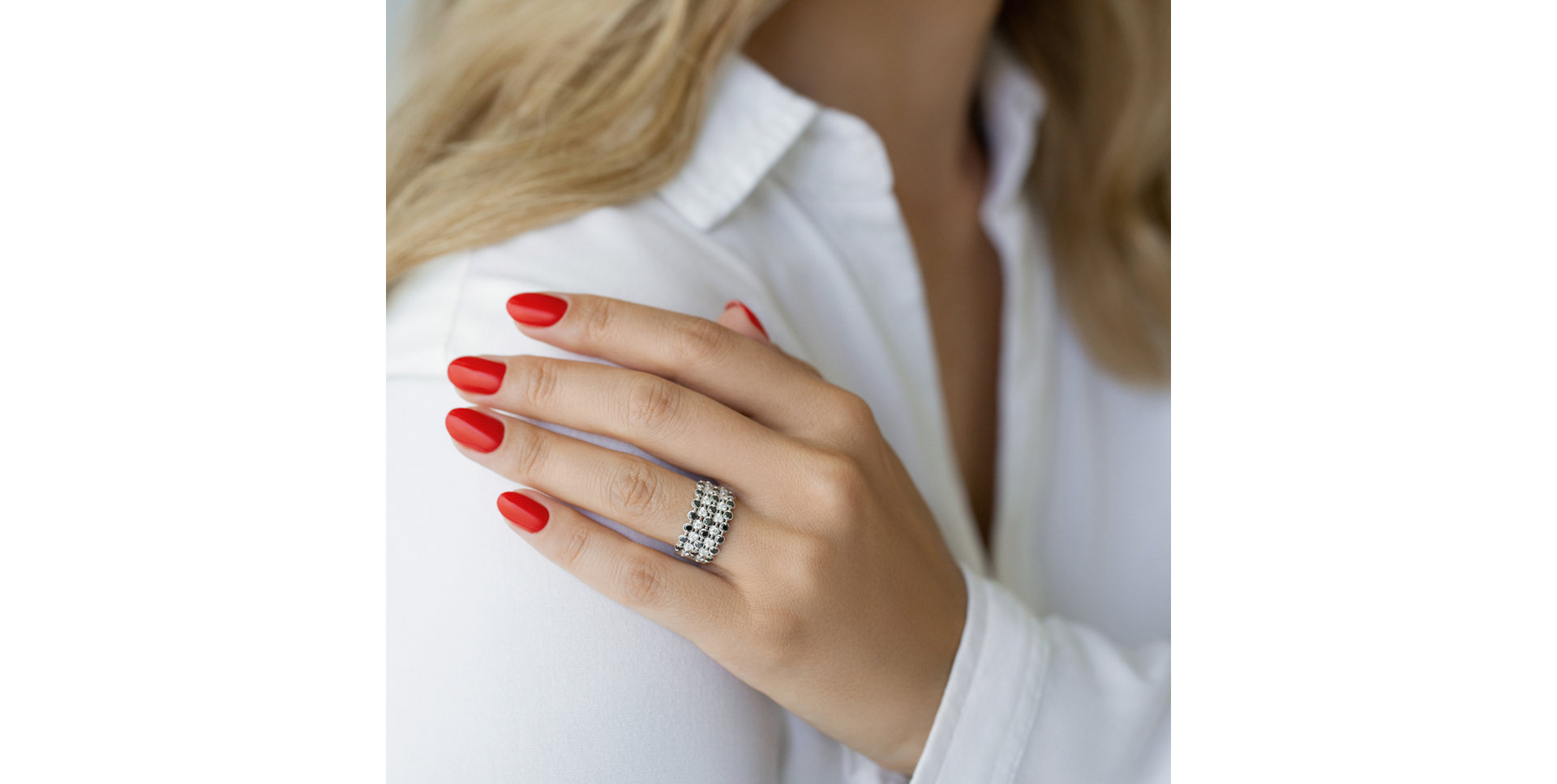 Prsteň s čiernymi a bielymi diamantmi Marvel Mosaic