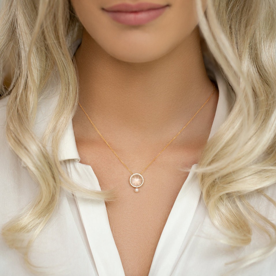 Náhrdelník s diamantmi, ruženínom a perlou Aerwyna