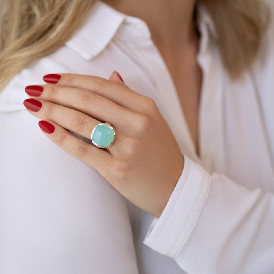 Prsteň s chalcedonom a diamantmi Charming Blossom