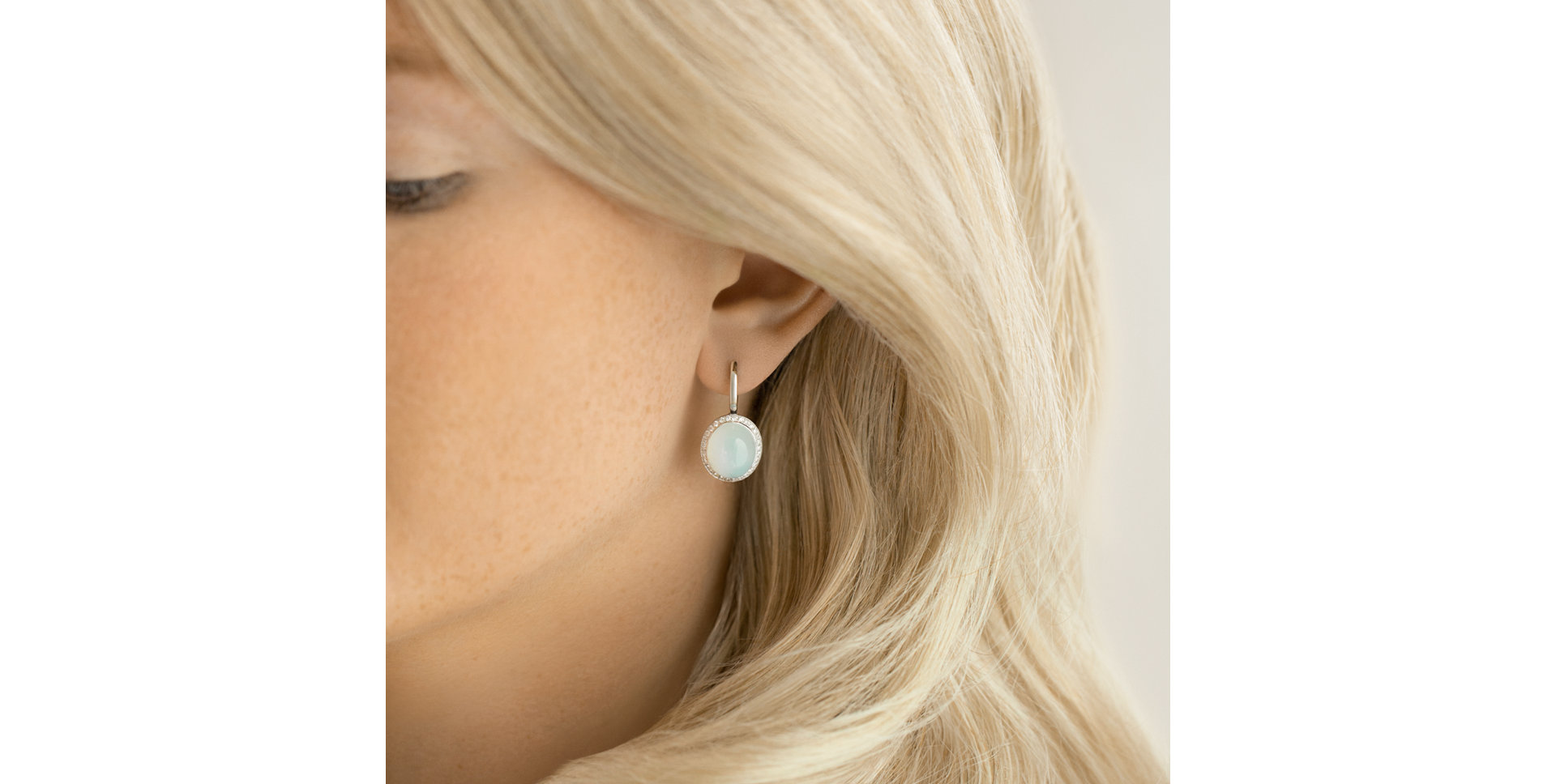 Náušnice s chalcedonom a diamantmi Magic Blossom