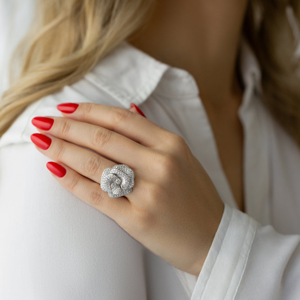 Prsteň s diamantmi Flowing Flower