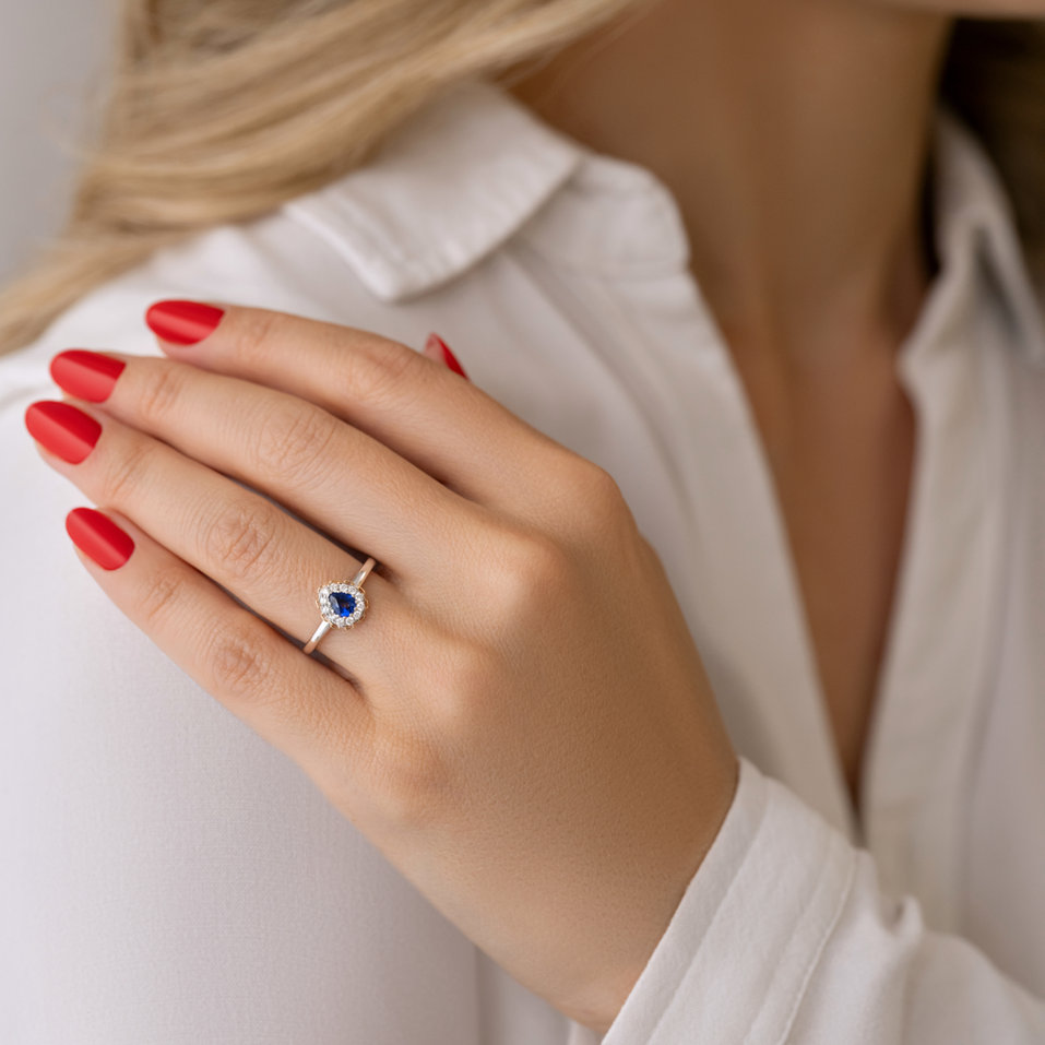 Prsteň s zafírom a diamantmi Royal Embrance