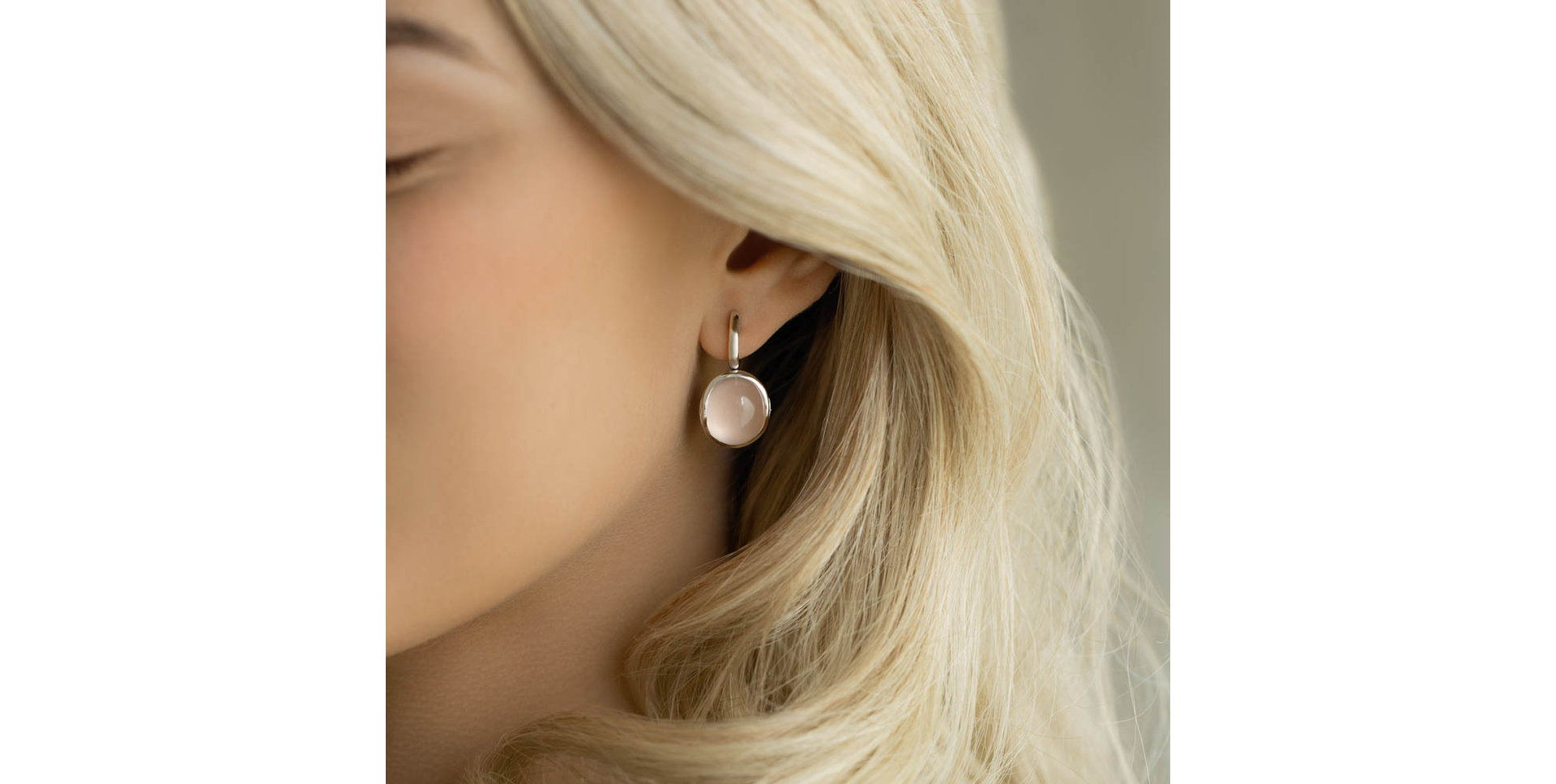 Náušnice s ruženínom a diamantmi Fairytale Drop