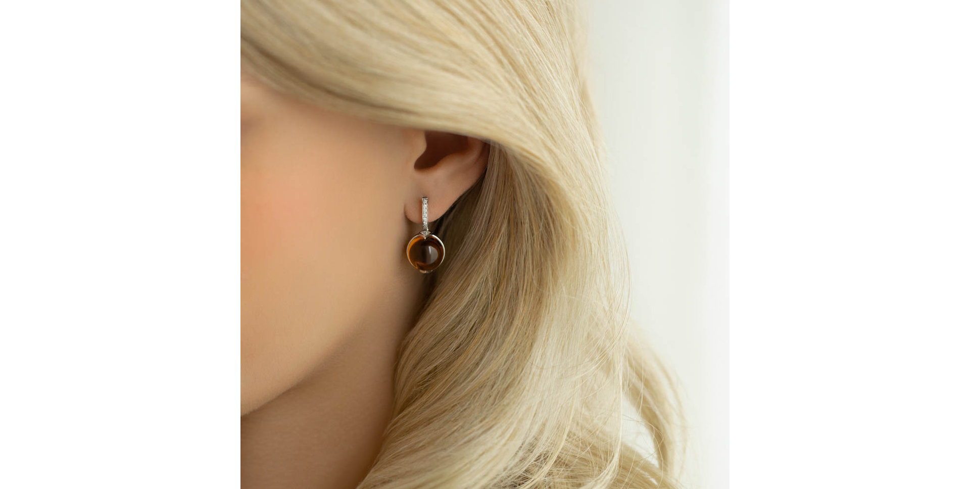 Náušnice s mesačným kameňom a diamantmi Fairy Blossom