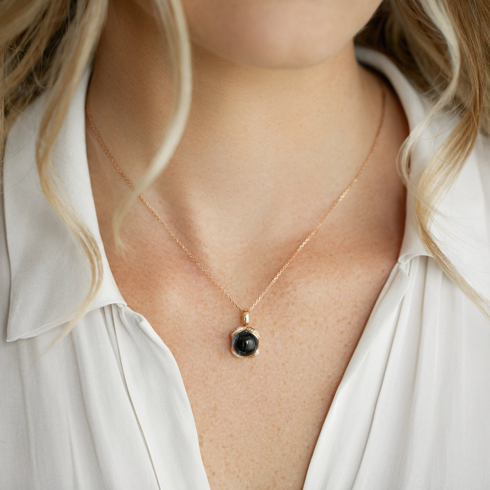 Přívěsok s chalcedonom a diamantmi Royal Drop