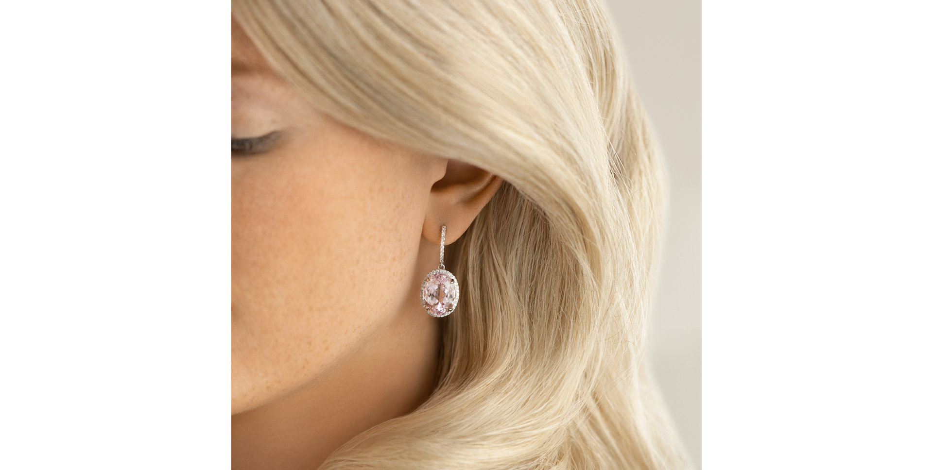 Náušnice s kunzitom a diamantmi Graceful Delight