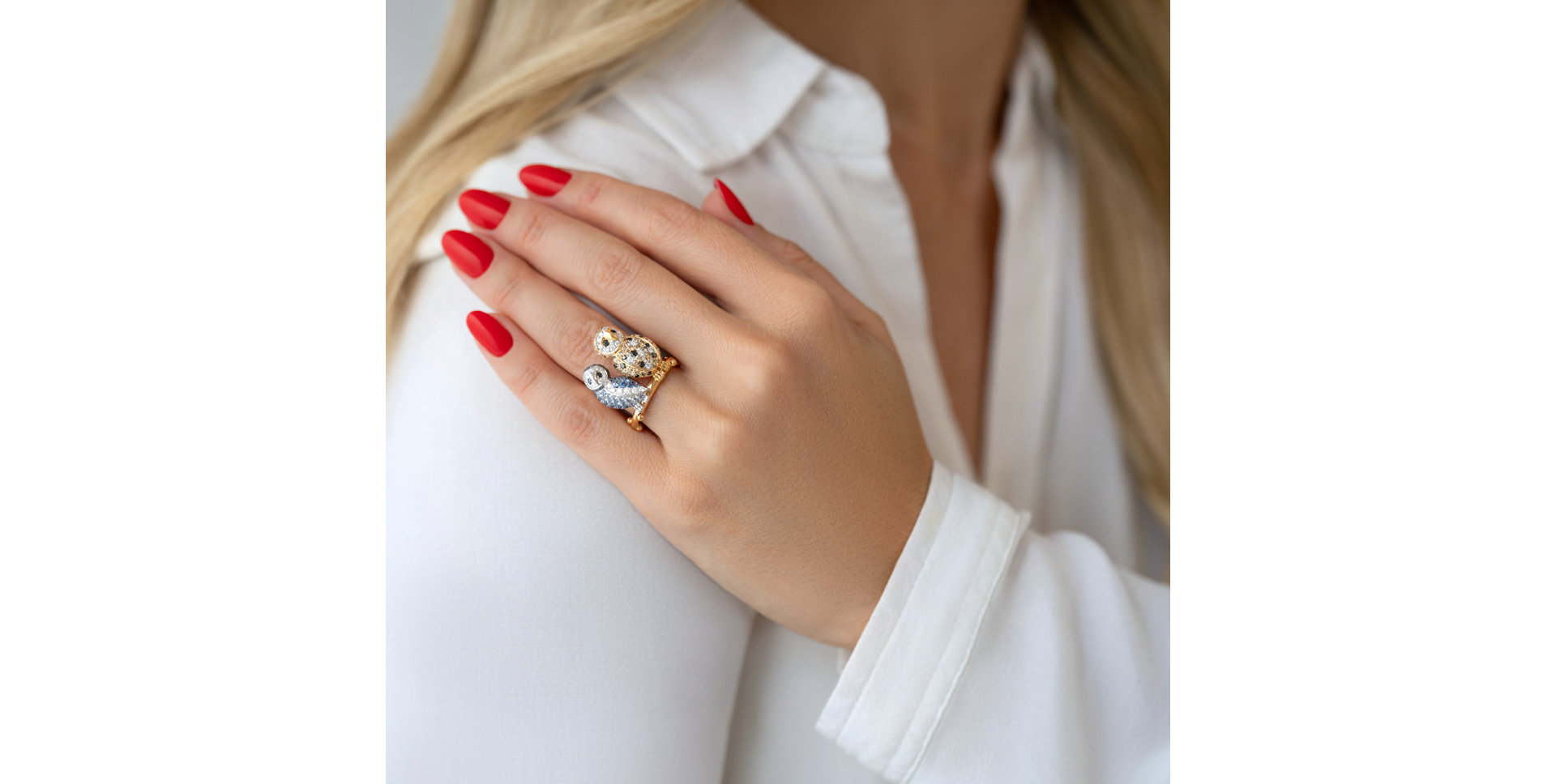 Prsteň s bielymi, hnedými a čiernymi diamantmi a zafírmi Fairytale Owl