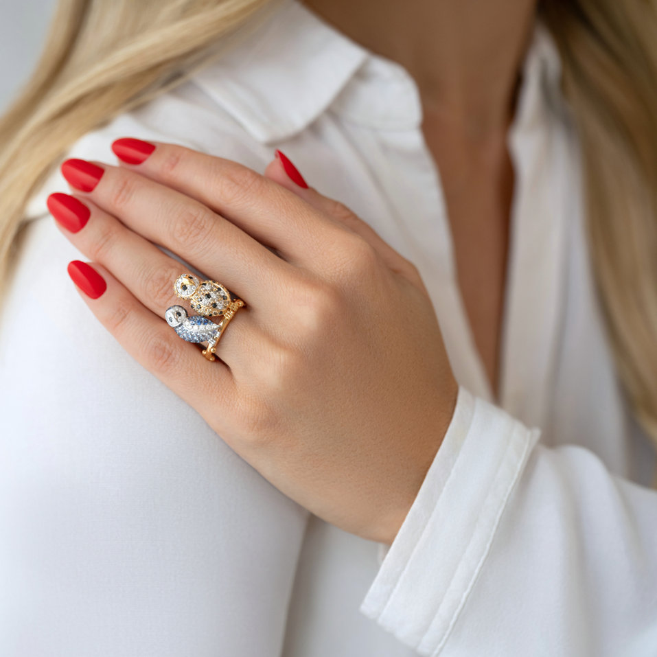 Prsteň s bielymi, hnedými a čiernymi diamantmi a zafírmi Fairytale Owl