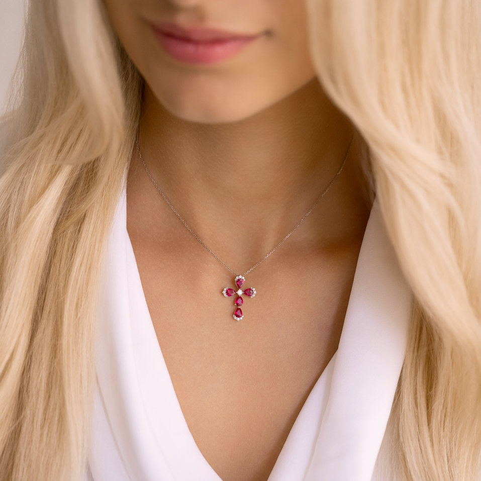 Prívesok s diamantmi a rubínmi Temptation Cross